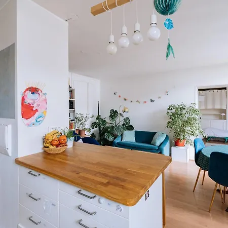 Beautiful Family-friendly 2bd Apart Belleville Appartement